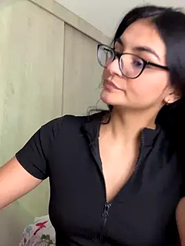 Snapshot of Cat2525 chatting on 09/13/25, 01:49 Cat2525 online show from 09/13/25, 01:49