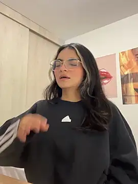 Snapshot of Cat2525 chatting on 03/11/26, 01:33 Cat2525 online show from 03/11/26, 01:33