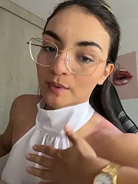 Snapshot of Cat2525 chatting on 03/22/26, 08:45 Cat2525 online show from 03/22/26, 08:45