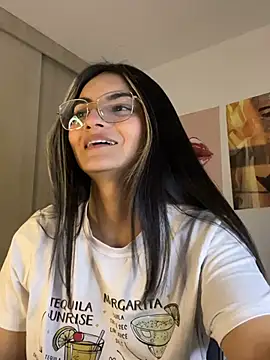 Snapshot of Cat2525 chatting on 04/16/26, 01:06 Cat2525 online show from 04/16/26, 01:06