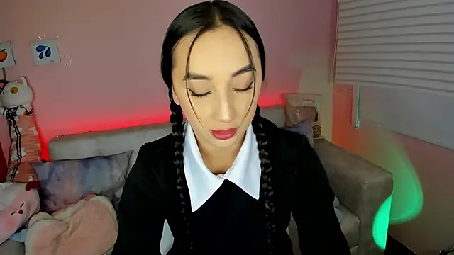 tinysara online show from 11/09/25, 04:27