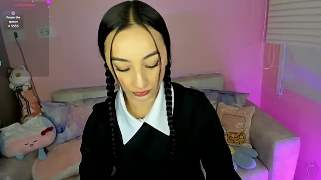 tinysara online show from 01/16/26, 04:33