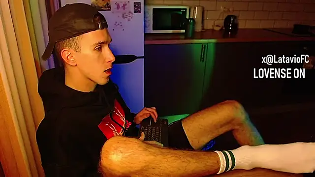 Midnighter  online show from 09/28/25, 03:23