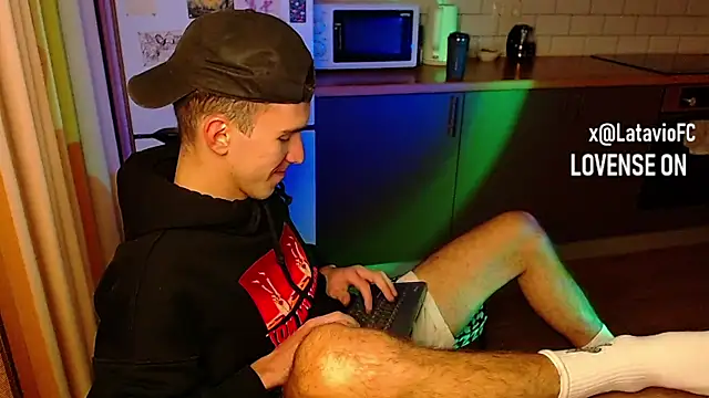 Midnighter  online show from 09/30/25, 02:38