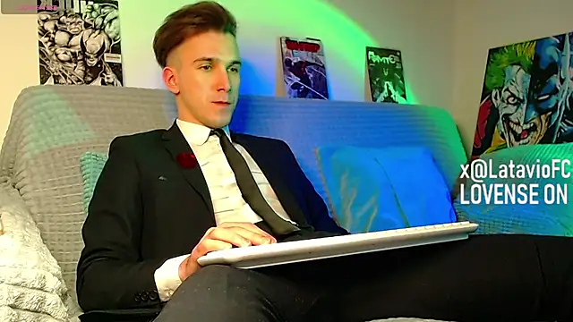 Snapshot of Midnighter_ chatting on 04/12/26, 02:27 Midnighter online show from 04/12/26, 02:27