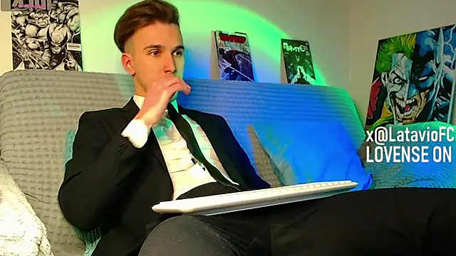 Snapshot of Midnighter_ chatting on 04/12/26, 10:15 Midnighter online show from 04/12/26, 10:15