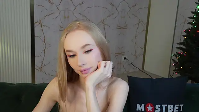 Snapshot of Amelia_Blaze chatting on 12/17/24, 05:18 Amelia Blaze online show from 12/17/24, 05:18