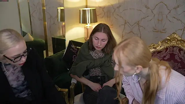 Snapshot of Amelia_Blaze chatting on 10/19/25, 10:27 Amelia Blaze online show from 10/19/25, 10:27