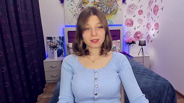 RinaMoore online show from 01/03/25, 12:30