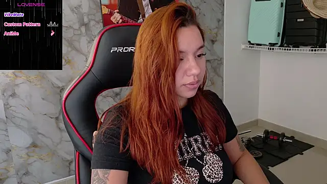 Snapshot of samantha_tattu chatting on 11/04/25, 08:30 samantha tattu online show from 11/04/25, 08:30