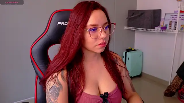 Snapshot of samantha_tattu chatting on 04/24/26, 06:54 samantha tattu online show from 04/24/26, 06:54