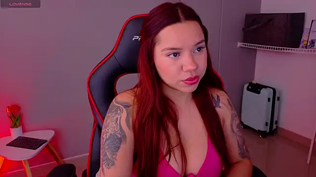 Snapshot of samantha_tattu chatting on 05/20/26, 06:25 samantha tattu online show from 05/20/26, 06:25