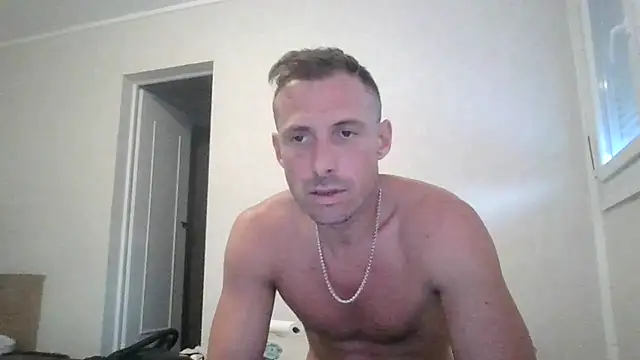 Snapshot of sebcucold chatting on 05/01/26, 07:18 sebcucold online show from 05/01/26, 07:18