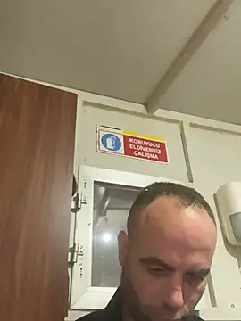 Snapshot of mustican422 chatting on 12/15/24, 04:04 mustican422 online show from 12/15/24, 04:04