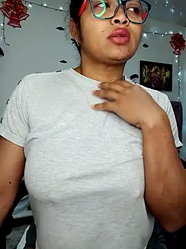 chalohott online show from 12/15/25, 10:08