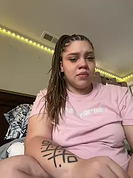 QueenNuttCollector online show from 01/25/25, 07:07