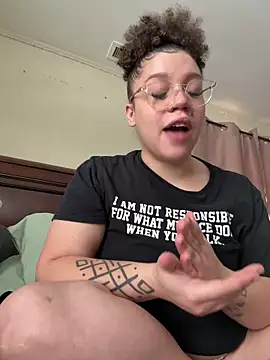 QueenNuttCollector online show from 02/12/26, 02:56