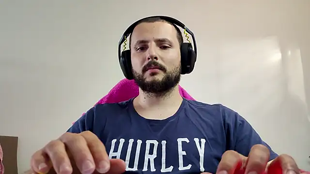 iurytx online show from 11/25/25, 08:42