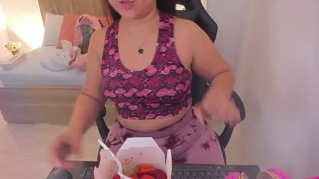 izaro22 online show from 01/18/25, 07:15