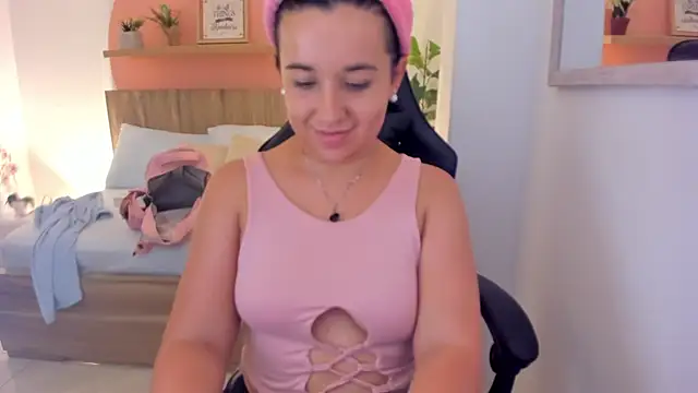 izaro22 online show from 03/15/25, 02:24