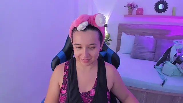 izaro22 online show from 09/11/25, 01:00