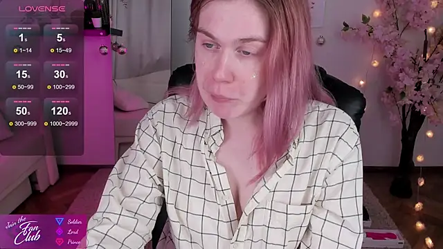 Snapshot of Nancy_Sun_ chatting on 12/19/24, 02:13 Nancy Sun  online show from 12/19/24, 02:13