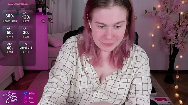 Snapshot of Nancy_Sun_ chatting on 12/19/24, 06:01 Nancy Sun  online show from 12/19/24, 06:01