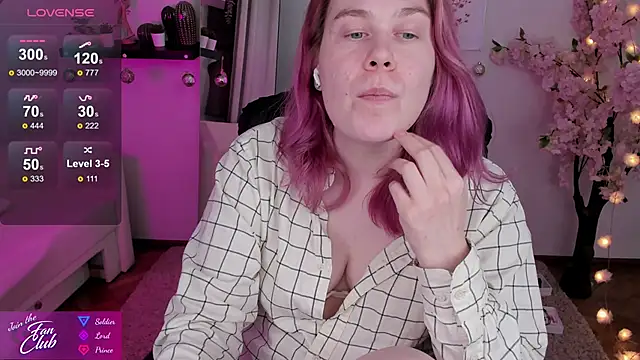 Snapshot of Nancy_Sun_ chatting on 01/03/25, 02:30 Nancy Sun  online show from 01/03/25, 02:30