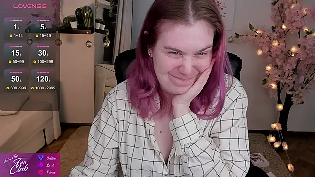 Snapshot of Nancy_Sun_ chatting on 01/04/25, 11:33 Nancy Sun  online show from 01/04/25, 11:33