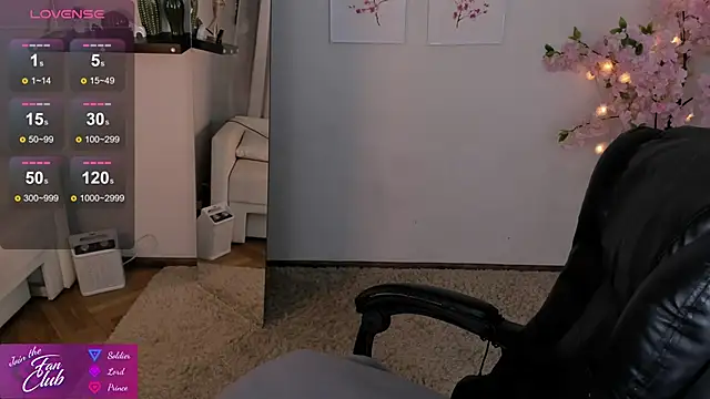 Snapshot of Nancy_Sun_ chatting on 01/25/25, 01:52 Nancy Sun  online show from 01/25/25, 01:52