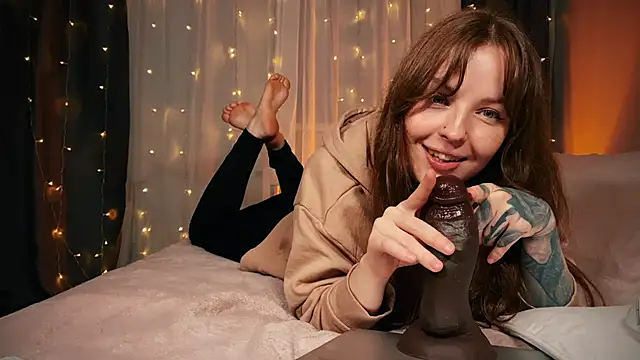 Pi-x-ie online show from 10/19/25, 02:40