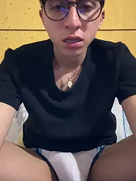 CamiRojas boy online show from 09/22/25, 04:25