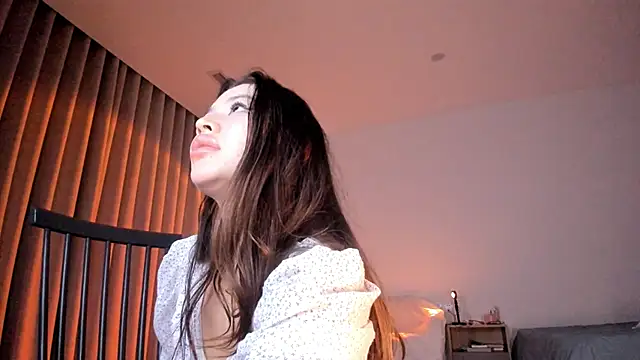 kawaii mia online show from 01/01/25, 03:24