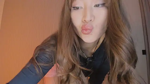Snapshot of kawaii_mia chatting on 03/17/26, 04:54 kawaii mia online show from 03/17/26, 04:54