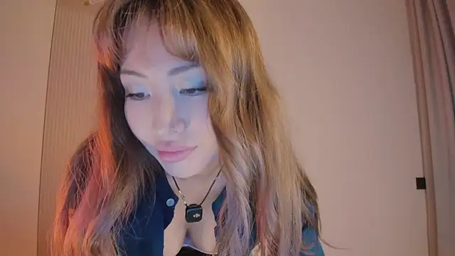 Snapshot of kawaii_mia chatting on 03/22/26, 03:48 kawaii mia online show from 03/22/26, 03:48