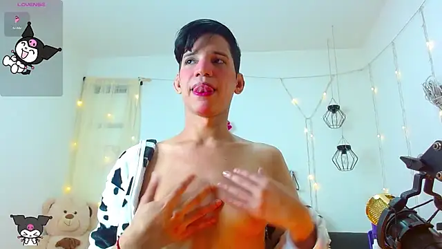 Ariel Femboy  online show from 01/01/25, 06:47