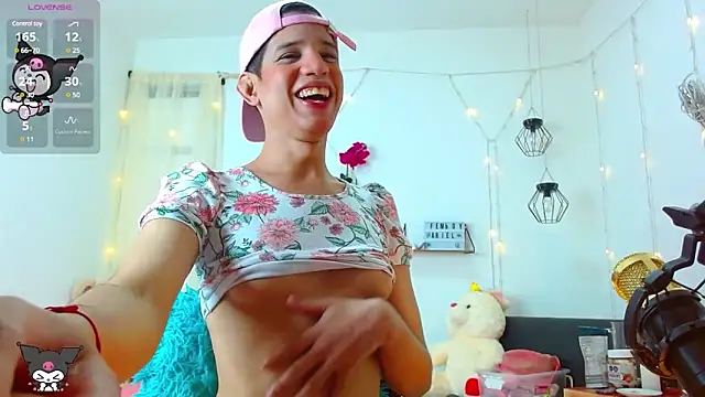 Ariel Femboy  online show from 01/05/25, 02:49