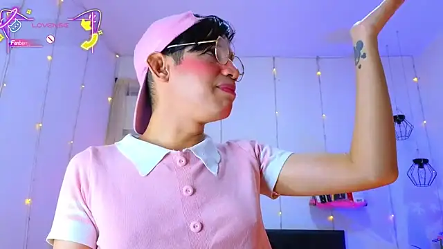 Ariel Femboy  online show from 01/18/26, 05:33