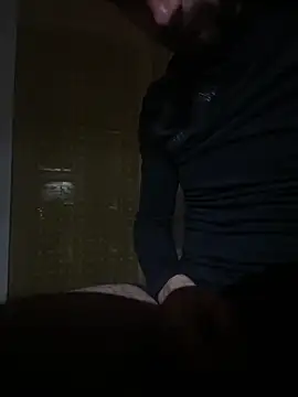 Snapshot of sxxxxxxlll chatting on 11/15/25, 05:42 sxxxxxxlll online show from 11/15/25, 05:42