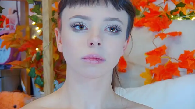 ElisabethDavis online show from 10/16/25, 06:09