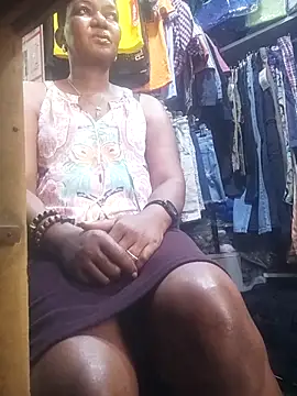 Snapshot of Hailey_BaileyXYZ chatting on 11/04/25, 12:48 Hailey BaileyXYZ online show from 11/04/25, 12:48