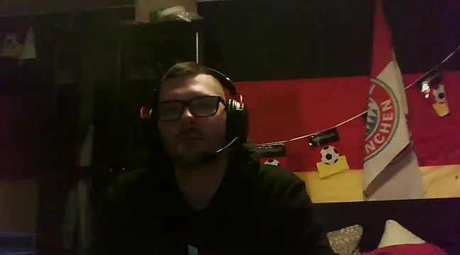 Snapshot of Die-geile-Sau chatting on 02/10/25, 09:25 Die-geile-Sau online show from 02/10/25, 09:25