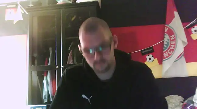 Snapshot of Die-geile-Sau chatting on 03/16/25, 12:00 Die-geile-Sau online show from 03/16/25, 12:00