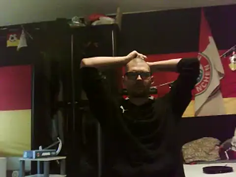 Snapshot of Die-geile-Sau chatting on 03/16/25, 04:23 Die-geile-Sau online show from 03/16/25, 04:23