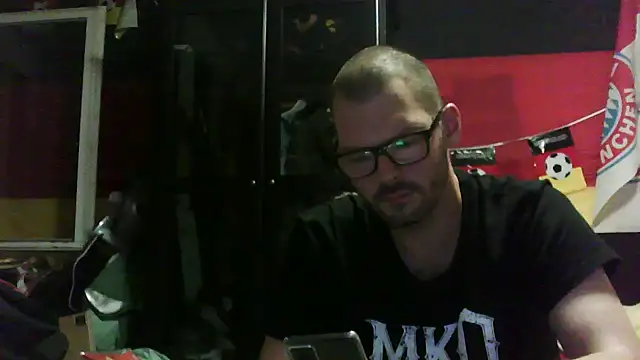 Snapshot of Die-geile-Sau chatting on 09/19/25, 09:15 Die-geile-Sau online show from 09/19/25, 09:15