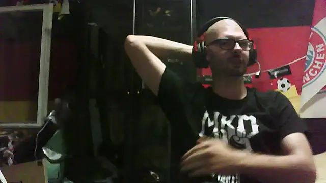 Snapshot of Die-geile-Sau chatting on 09/20/25, 08:21 Die-geile-Sau online show from 09/20/25, 08:21