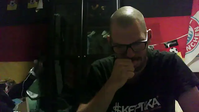 Snapshot of Die-geile-Sau chatting on 09/23/25, 07:50 Die-geile-Sau online show from 09/23/25, 07:50