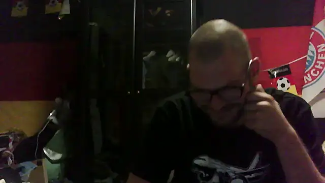 Snapshot of Die-geile-Sau chatting on 09/24/25, 08:01 Die-geile-Sau online show from 09/24/25, 08:01