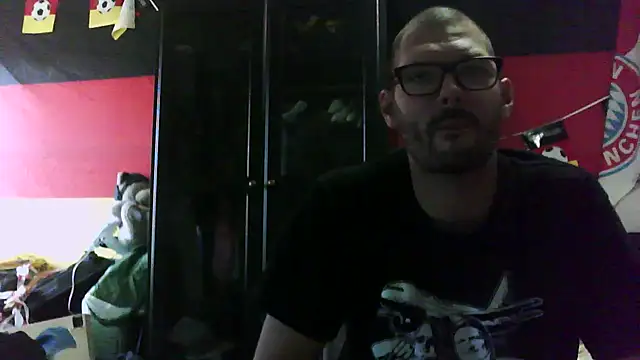 Snapshot of Die-geile-Sau chatting on 09/27/25, 03:06 Die-geile-Sau online show from 09/27/25, 03:06