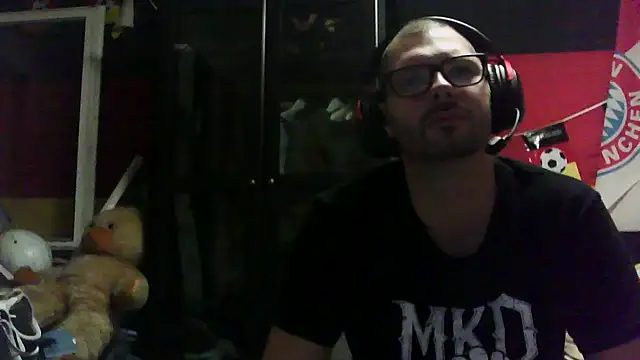 Snapshot of Die-geile-Sau chatting on 09/29/25, 07:19 Die-geile-Sau online show from 09/29/25, 07:19